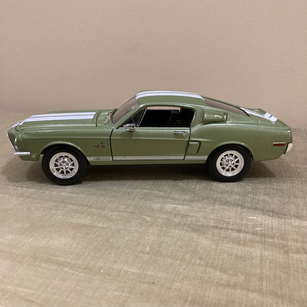 1968 Ford Shelby GT500K | 1:18 scale model car